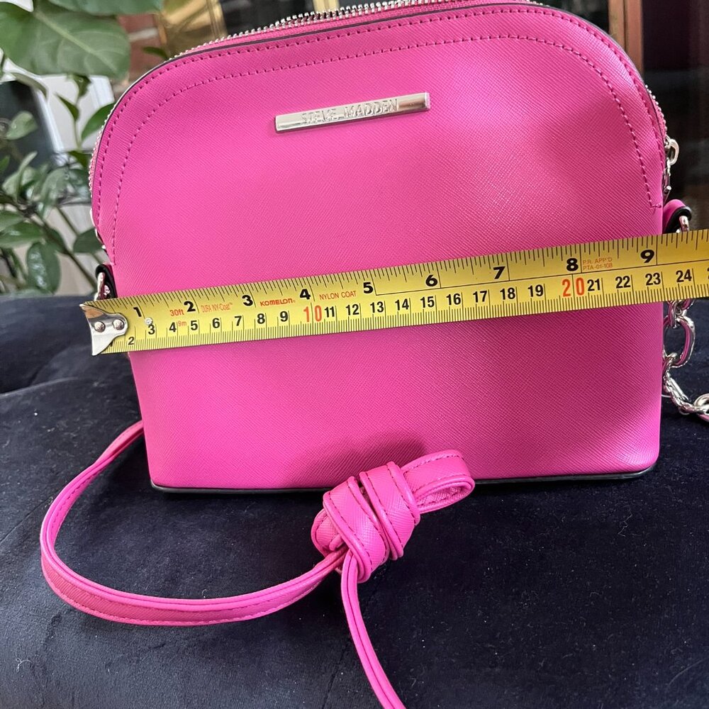 Hot pink Steve Madden crossbody with silver chain link accents, like new - Picture 5 of 5